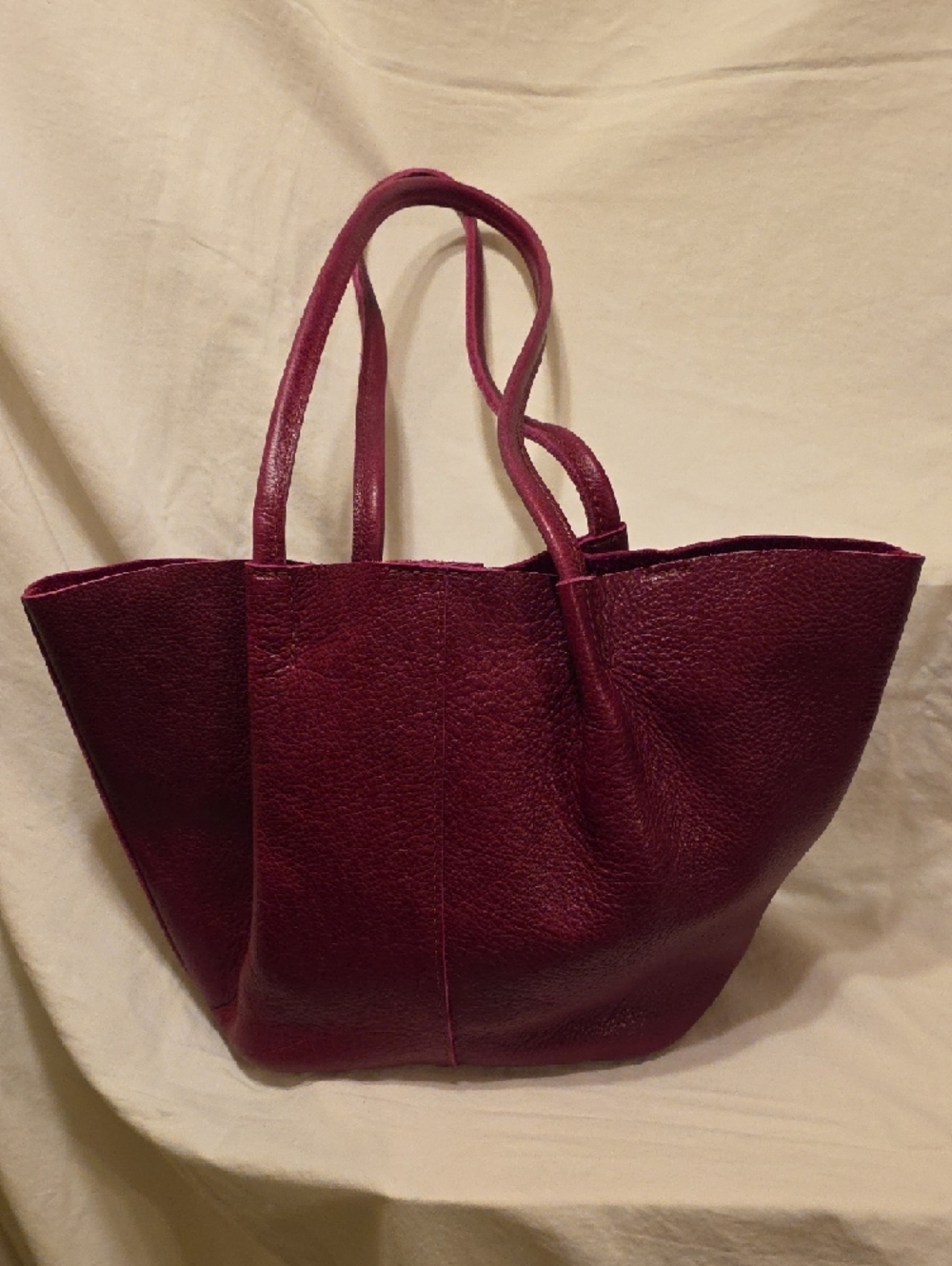 Portland Leather Devan Tote - Picture 6 of 7